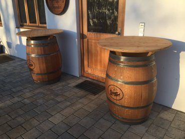 Fasstisch Weinfass als Stehtisch Eichenfass gebraucht, Tischfass Holzfass aufbereitet und mit Naturöl versiegelt